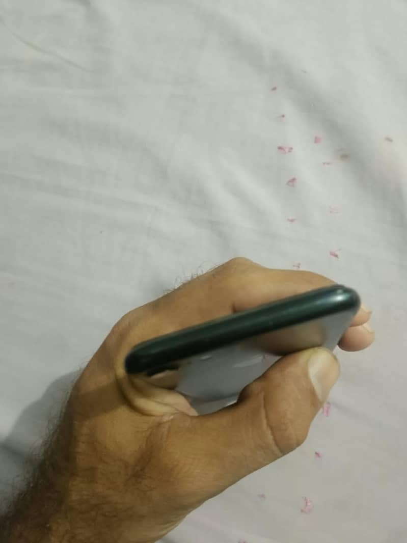 Apple iPhone 7 3