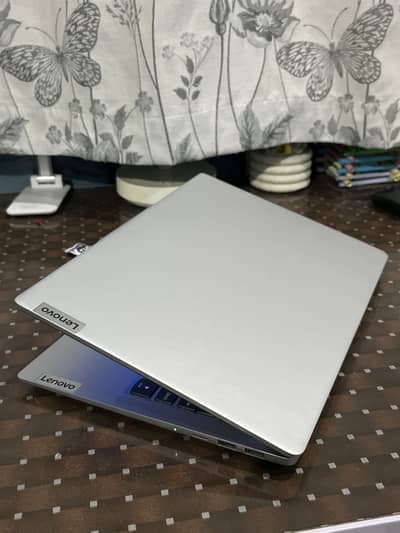 Lenovo IdeaPad Slim 5x | Snapdragon X Plus | 16GB RAM | 512GB SSD