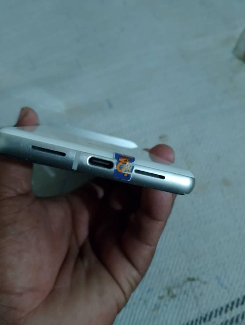 Google Pixel 7 4