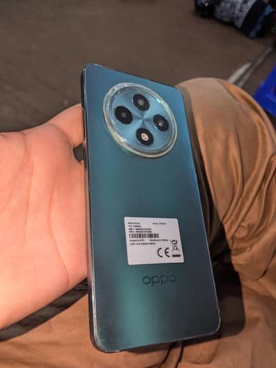 OPPO Reno12 F