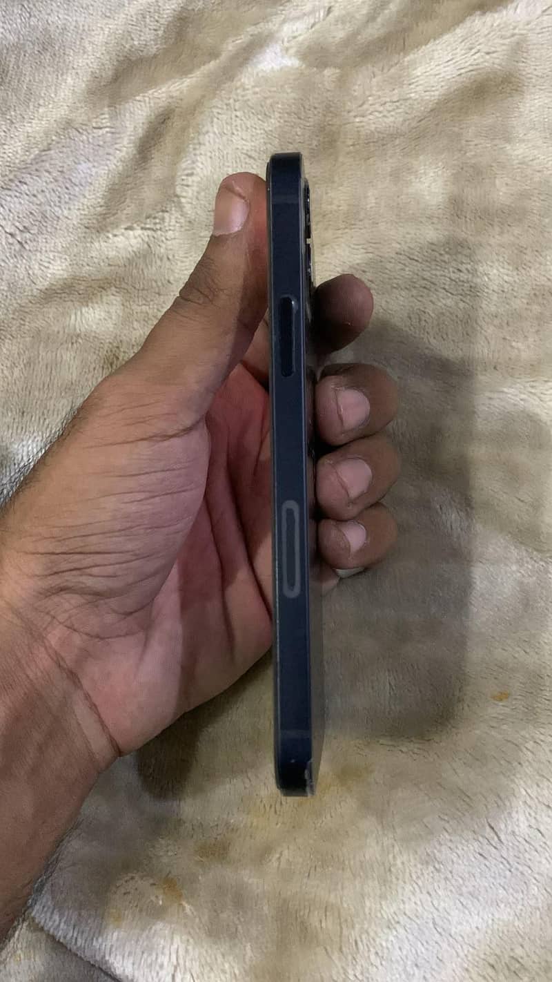 Apple iPhone 12 1