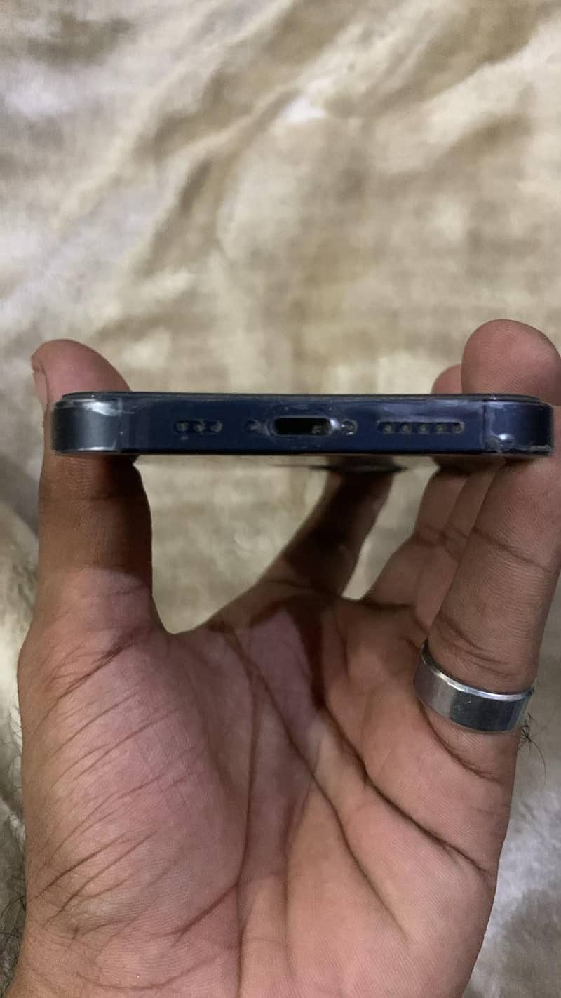 Apple iPhone 12 3
