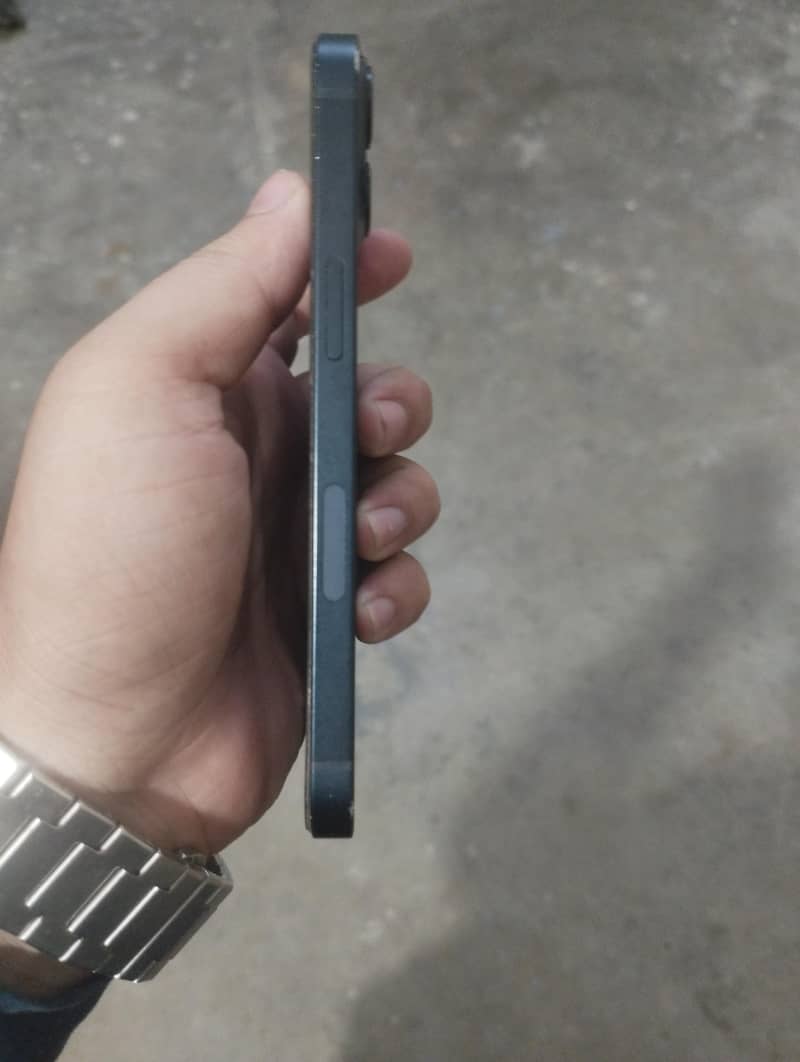 Apple iPhone 13 0