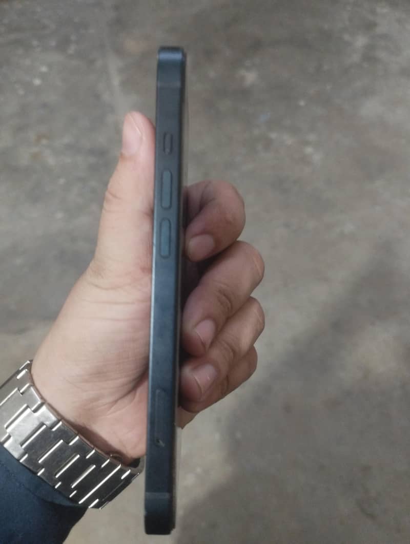 Apple iPhone 13 1