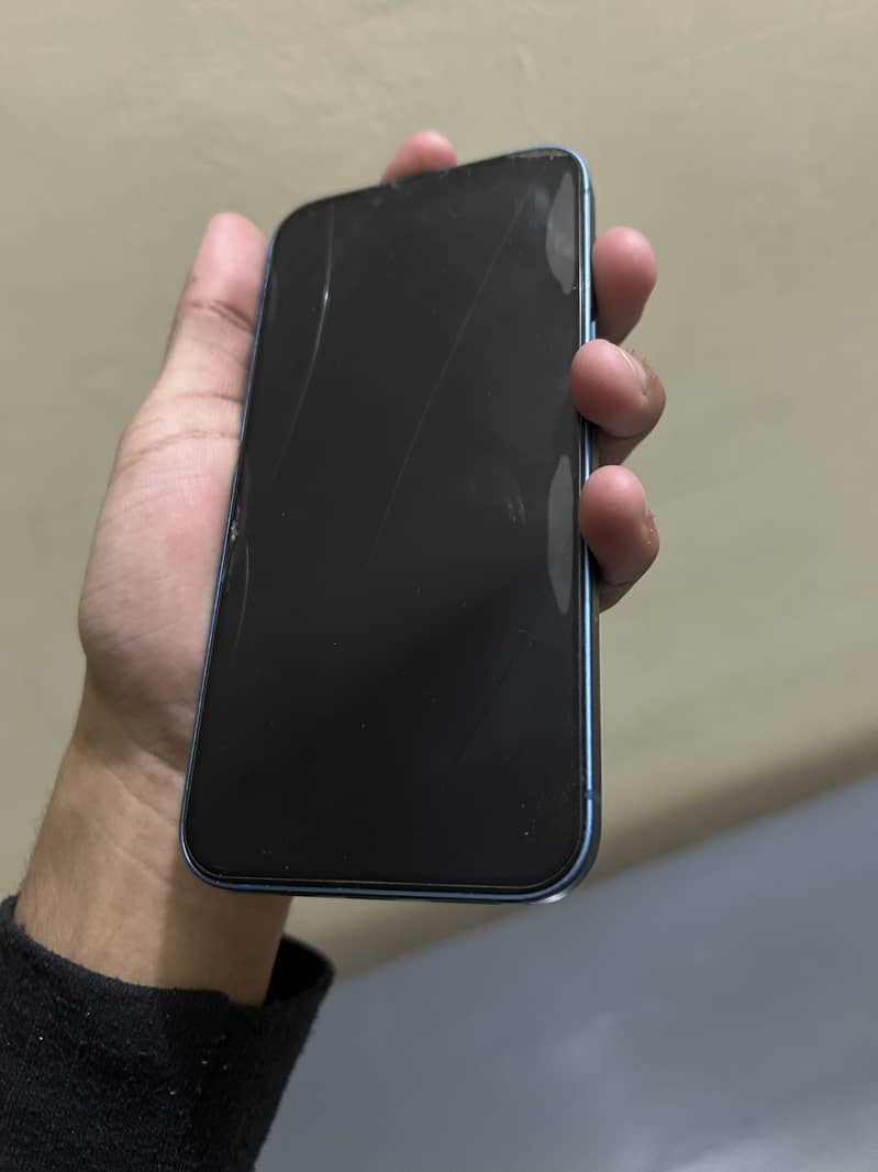 Apple iPhone 13 2