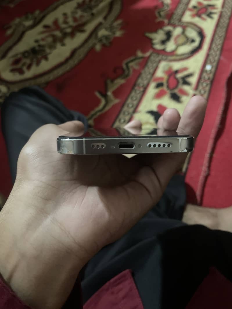 Apple iPhone 14 Pro 4