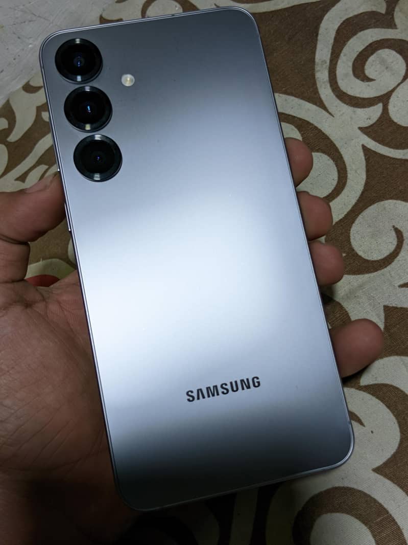 Samsung Mobile S25 Plus 0