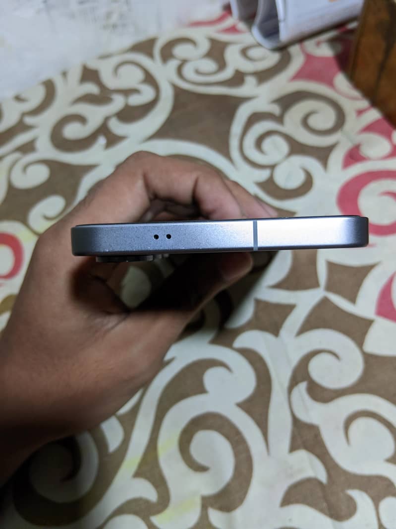 Samsung Mobile S25 Plus 4