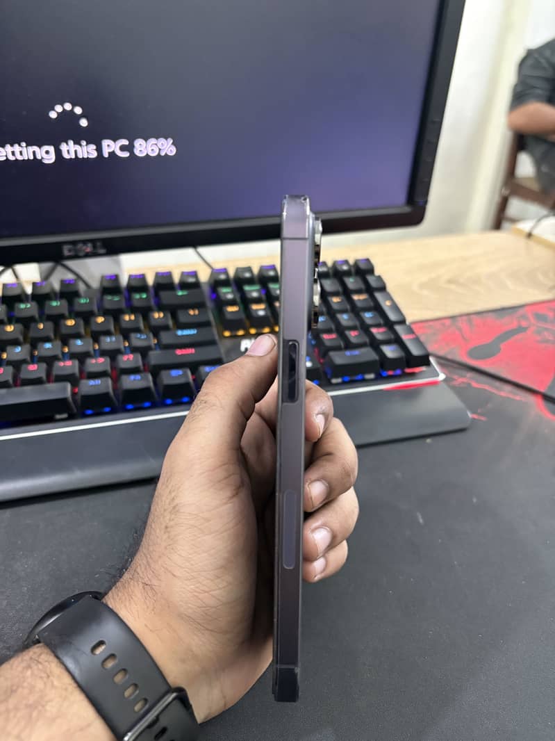 Apple iPhone 14 Pro Max 4