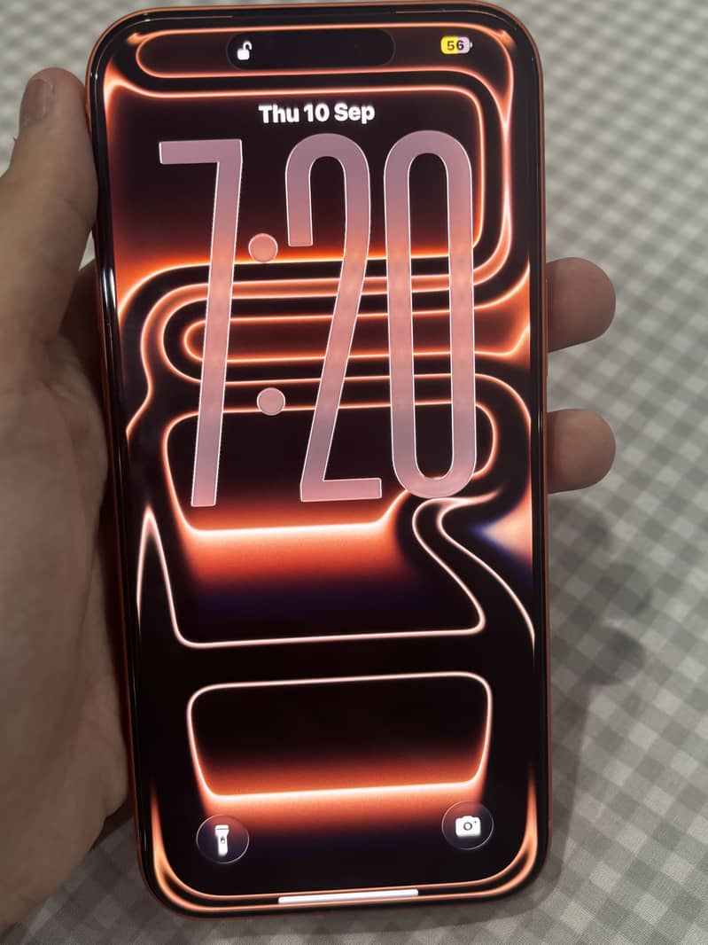 Apple iPhone 17 Pro Max 4