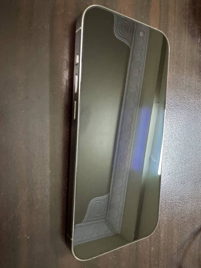 Apple iPhone 15 Pro 3