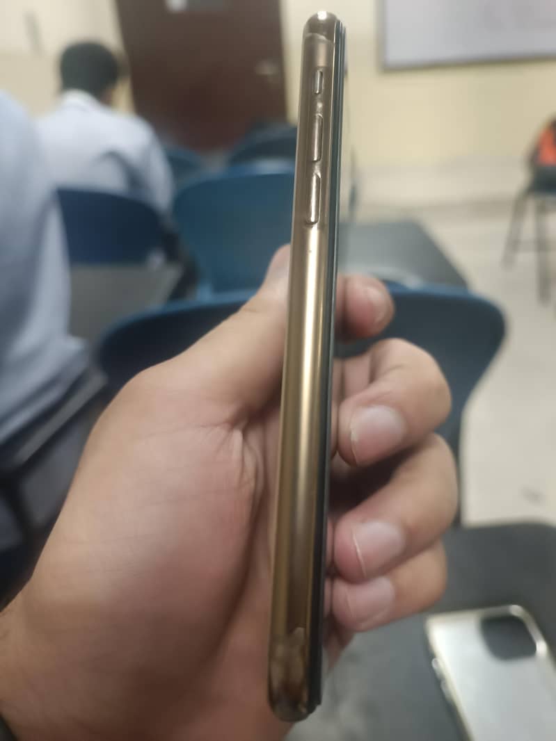Apple iPhone 11 Pro 1