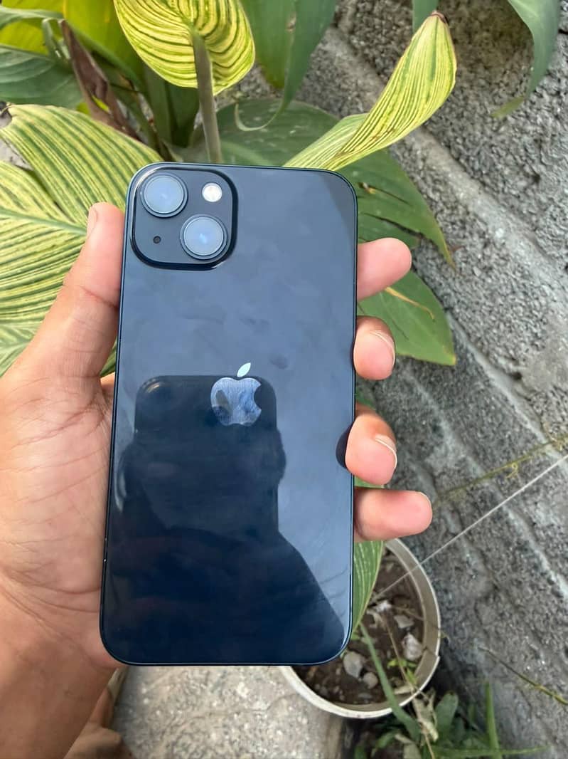 Apple iPhone 13 4