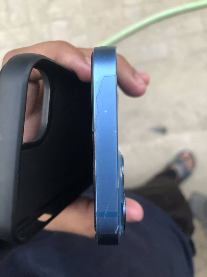 Apple iPhone 13 1