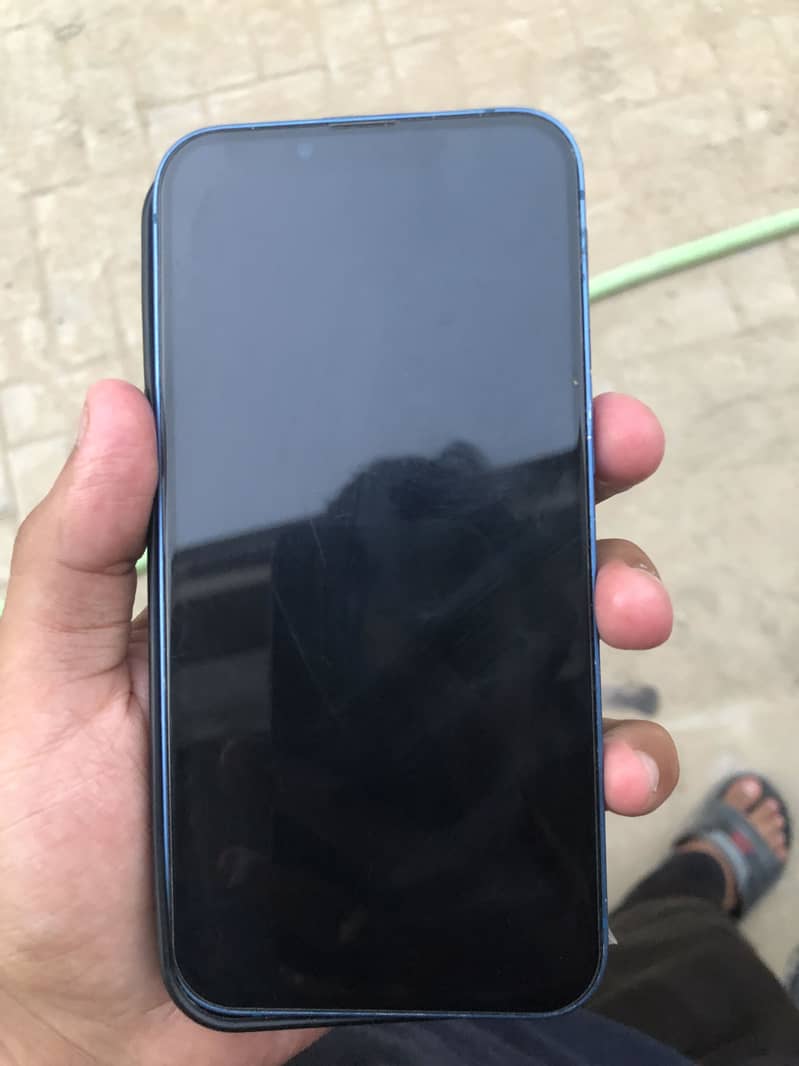 Apple iPhone 13 5
