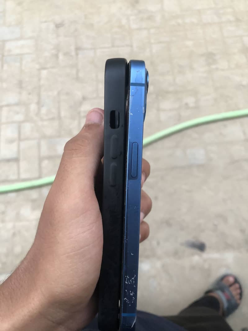Apple iPhone 13 6