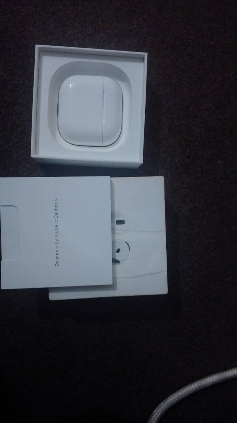 Air pods 4 3