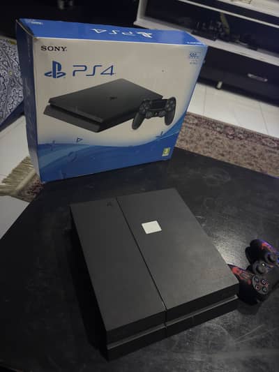 PS4 Slim 500GB Jailbreak – Almost New Condition 
