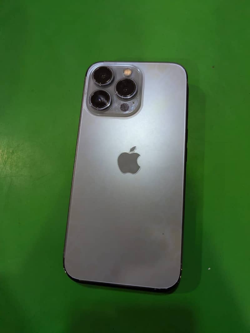Apple iPhone 13 Pro 0