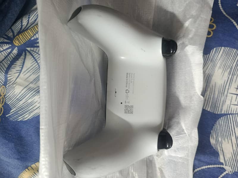 PS5 controller 1