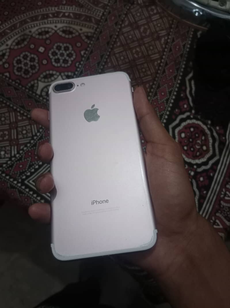 Apple iPhone 7 Plus 0