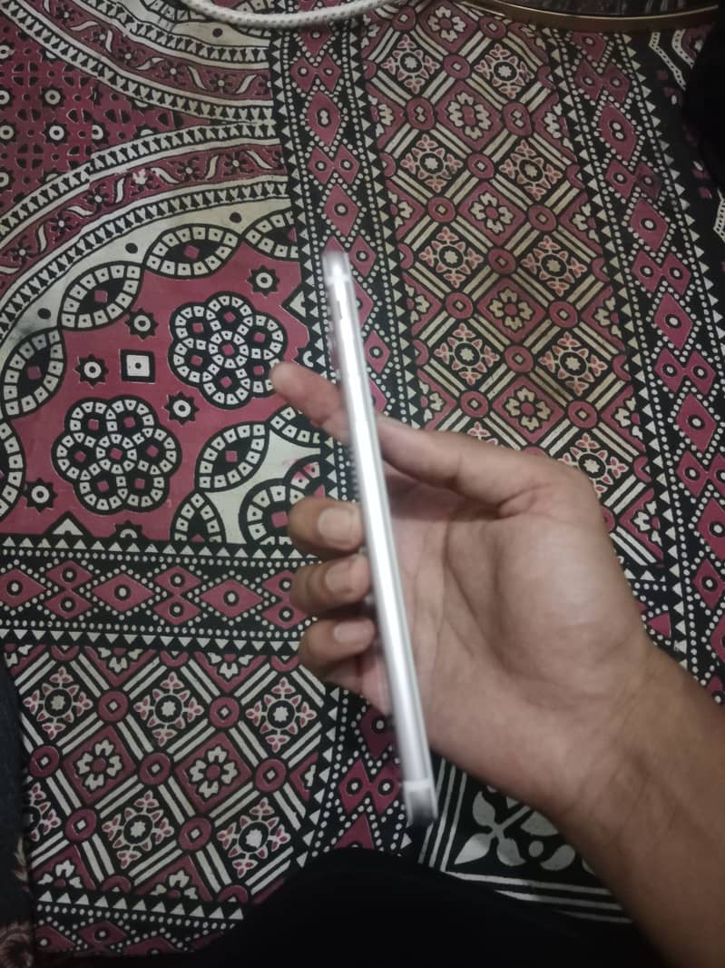 Apple iPhone 7 Plus 4
