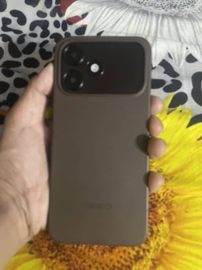 OPPO A6 ( 10/10 conditions)