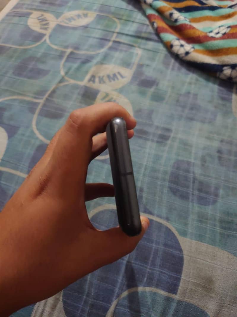 Google Pixel 8 4