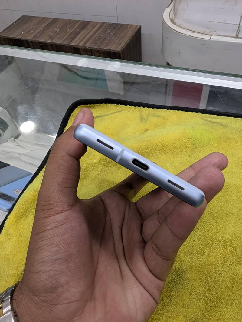 Google Pixel 7a 2