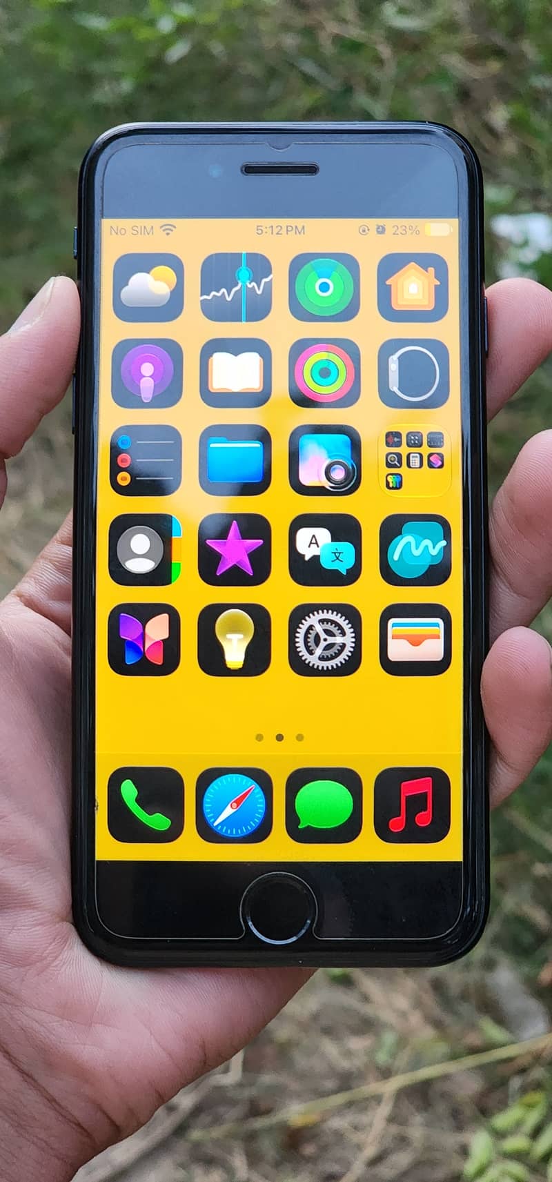 Apple iPhone SE (3rd generation) with box 0