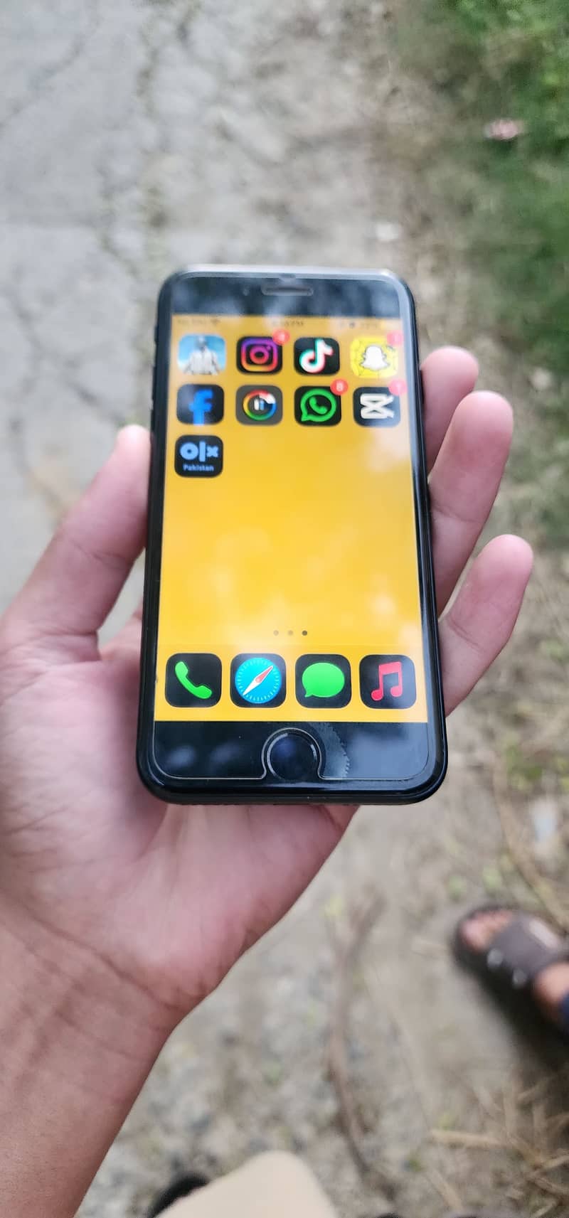 Apple iPhone SE (3rd generation) with box 10
