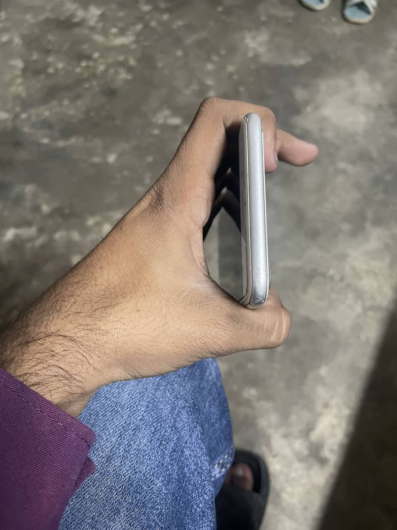 Apple iPhone 7 Plus 0