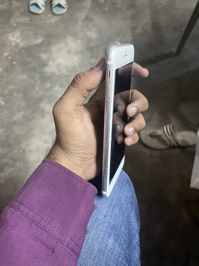 Apple iPhone 7 Plus 1