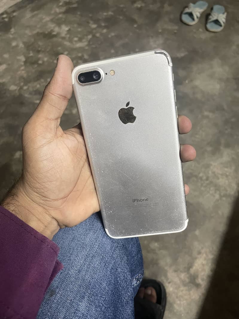 Apple iPhone 7 Plus 2