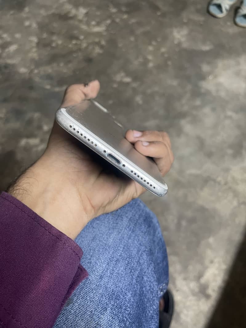 Apple iPhone 7 Plus 3