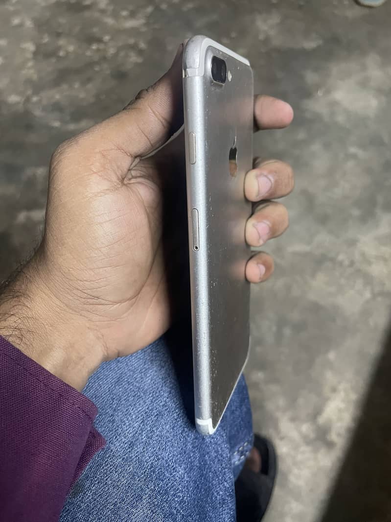 Apple iPhone 7 Plus 4