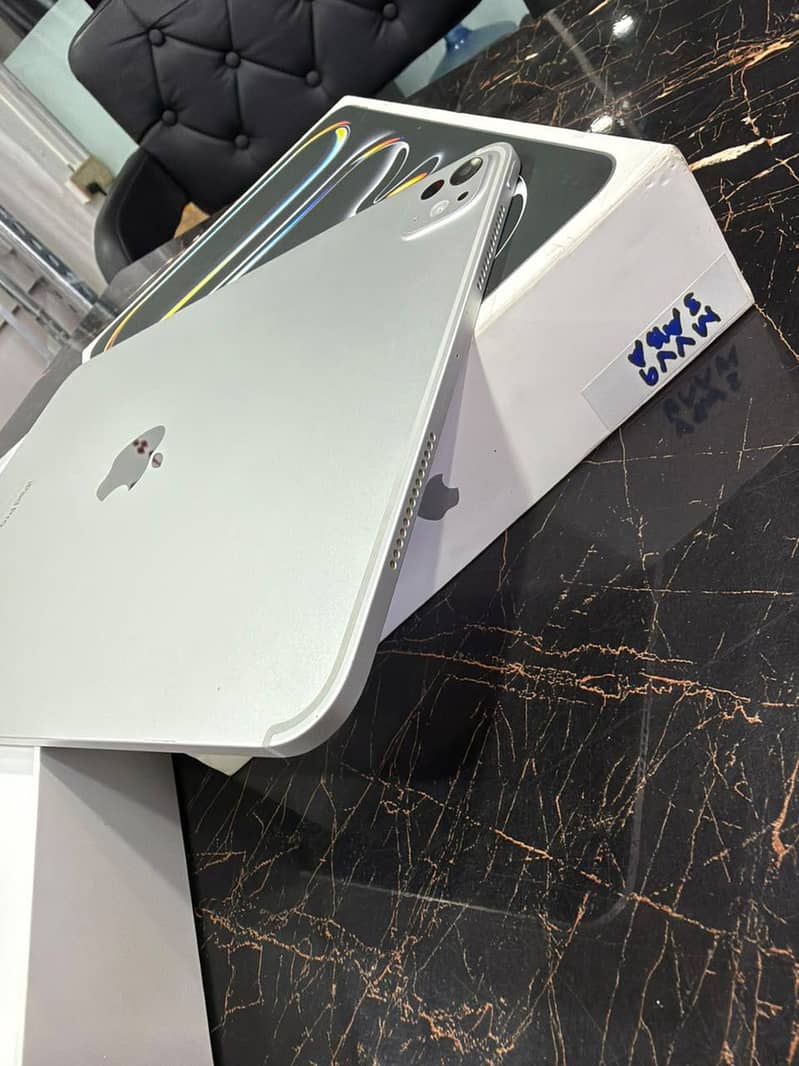 Ipade Pro M4 256 3