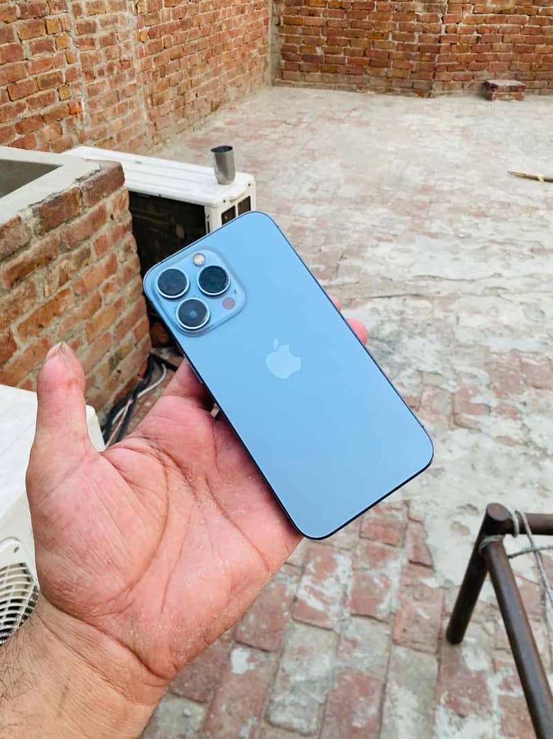 Apple iPhone 13 Pro 1