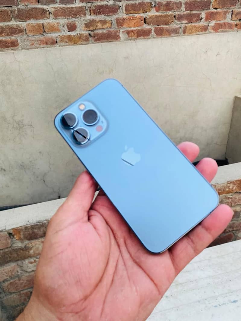Apple iPhone 13 Pro 3