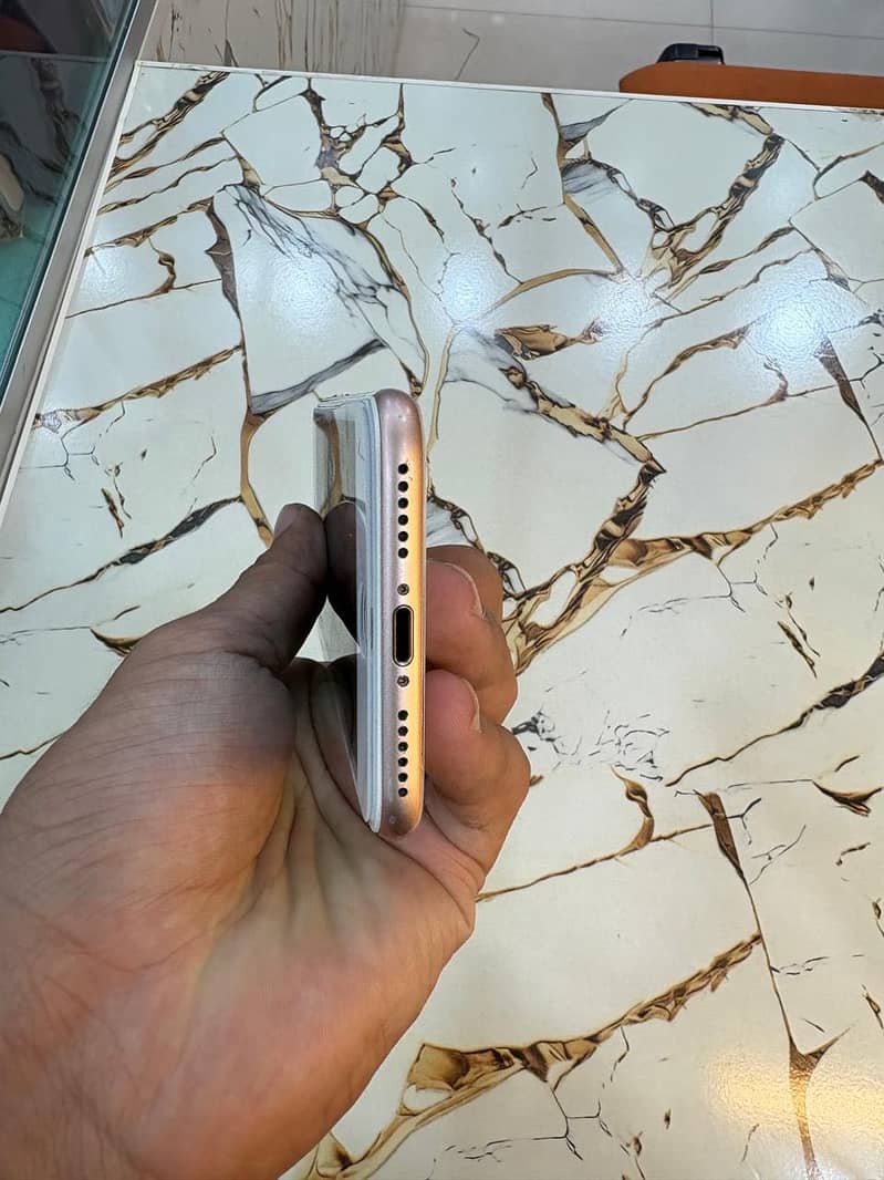 Apple iPhone 8 PTA 1