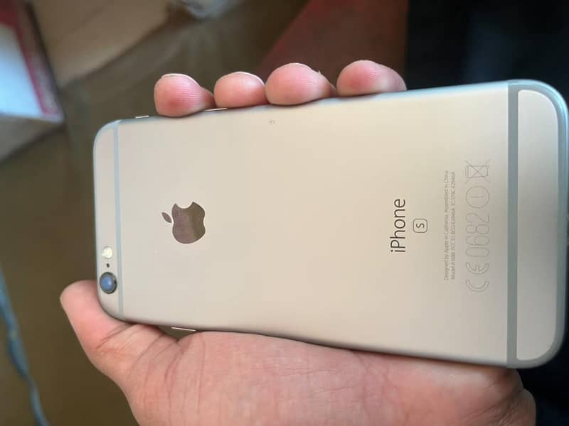 Apple iPhone 6S 2