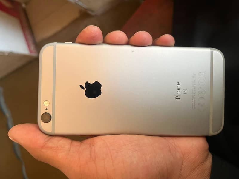 Apple iPhone 6S 3