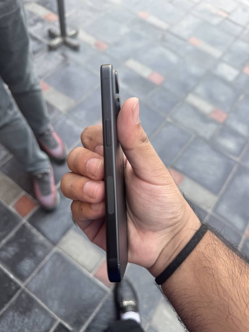 Apple iPhone 15 3
