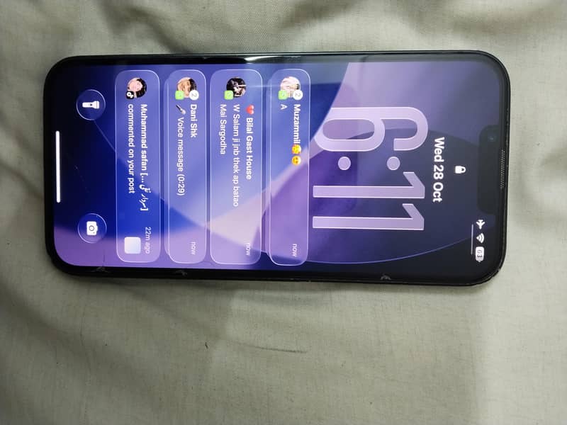 Apple iPhone 13 4