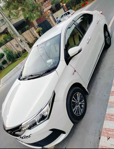 Toyota Corolla GLI Manual 2019 (Normal White)-Total Genuine