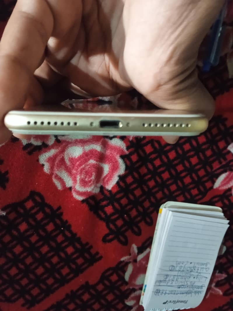 Apple iPhone 7 Plus 4