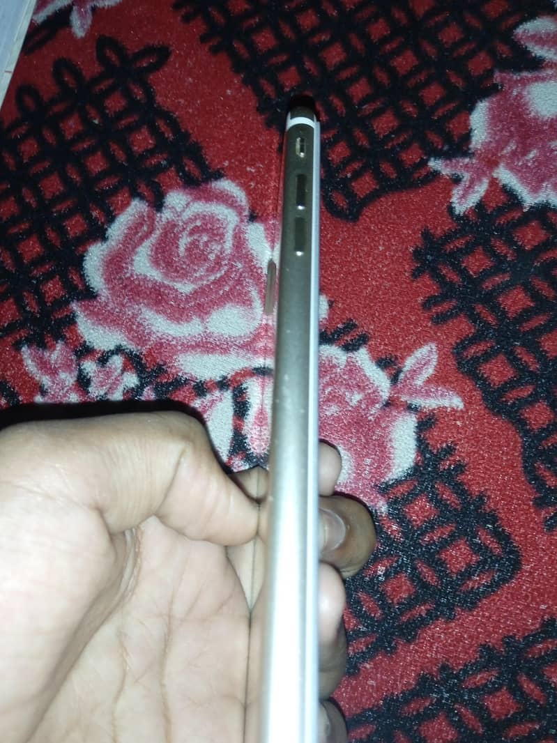 Apple iPhone 7 Plus 9