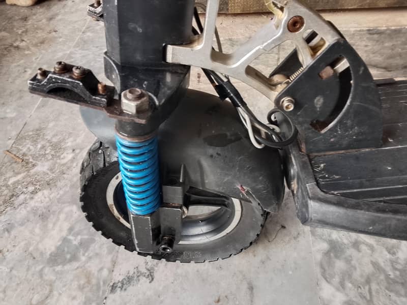 electric scooty range 13