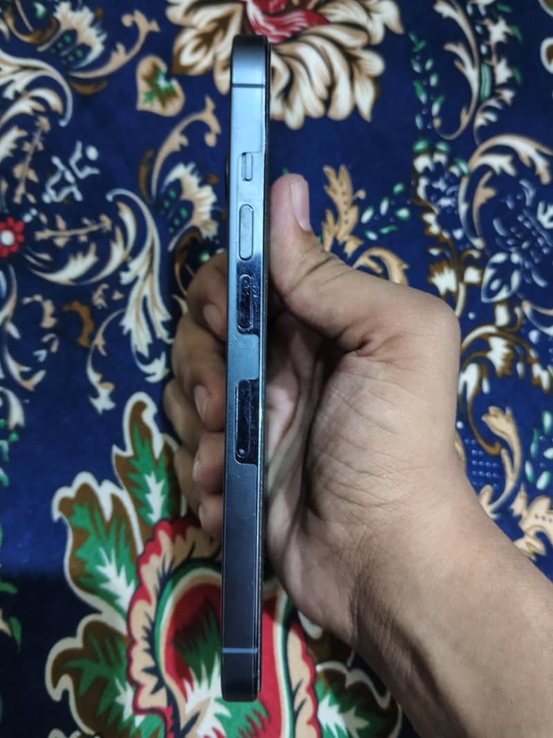 Apple iPhone 13 Pro 0