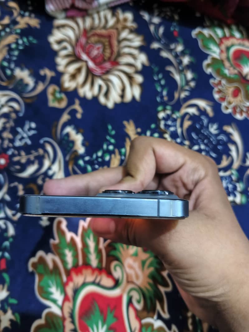 Apple iPhone 13 Pro 1